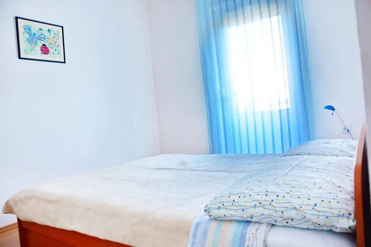 Apartments By The Sea Vrsi - Mulo, Zadar - 12519 0*,  Croatia