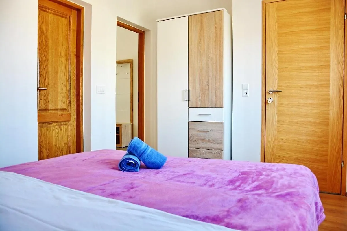 Apartments By The Sea Vrsi - Mulo, Zadar - 12519
