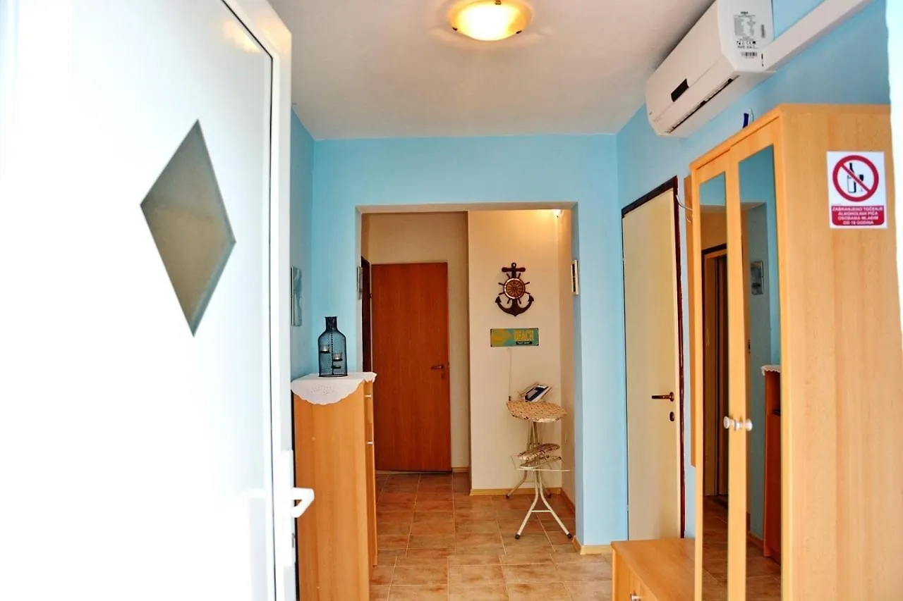 Apartments By The Sea Vrsi - Mulo, Zadar - 12519