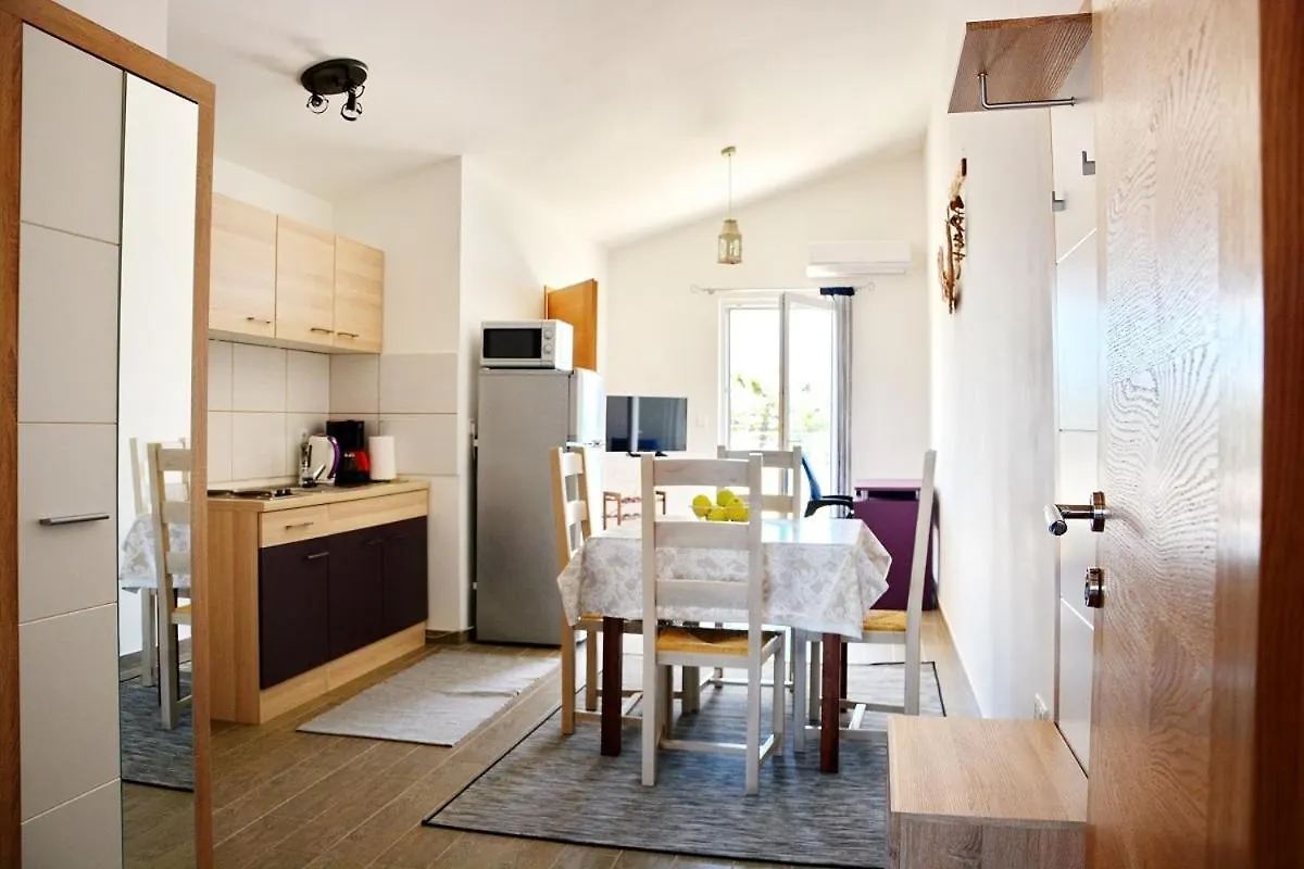 Apartments By The Sea Vrsi - Mulo, Zadar - 12519