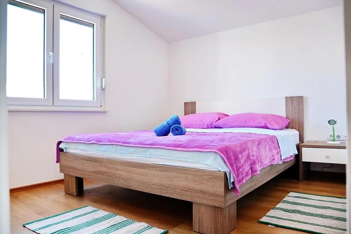 Apartments By The Sea Vrsi - Mulo, Zadar - 12519