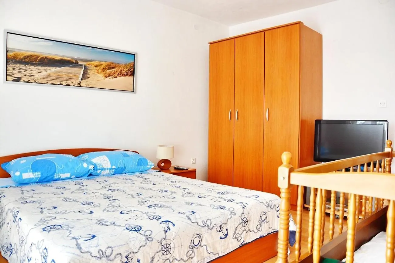 Apartments By The Sea Vrsi - Mulo, Zadar - 12519